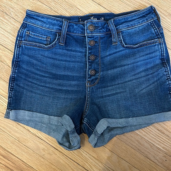 Hollister California Curvy High-rise Short size 7 - Picture 1 of 3